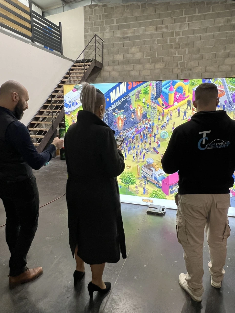 partie de chercherche et trouve géant thème festival de musiqueche et trouve géant